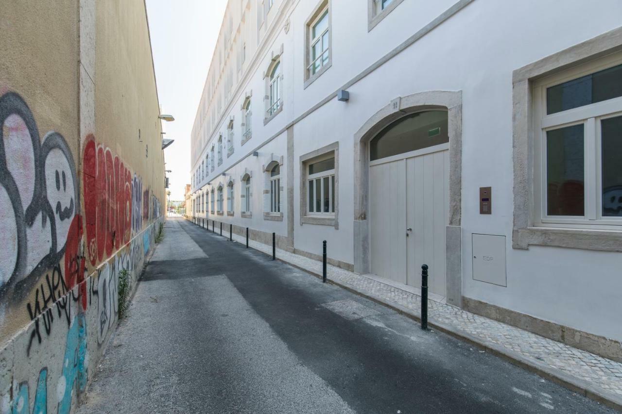 Lovelystay - Hidden Oasis With River View Apartment Lisbon